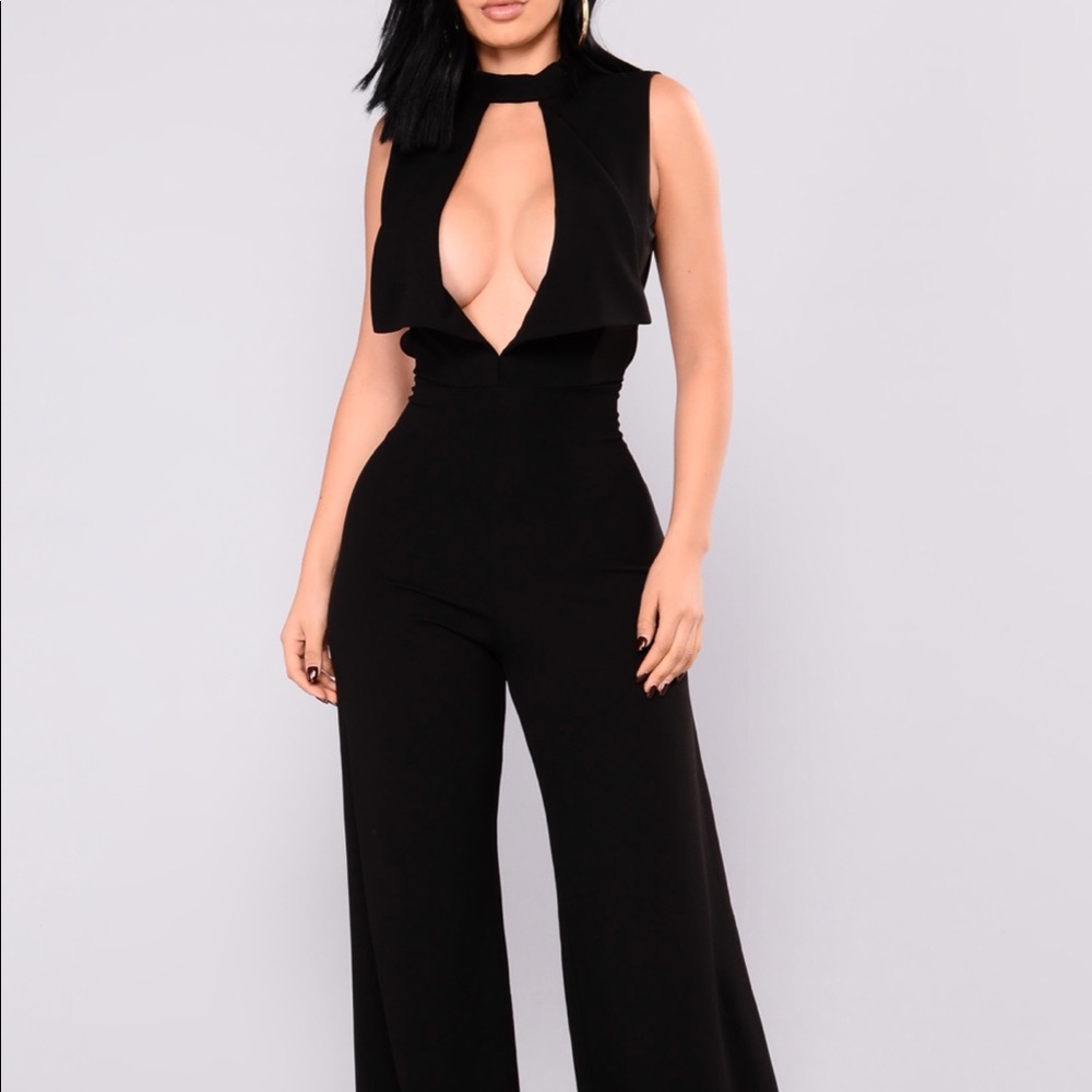 BLACK JUMPSUIT